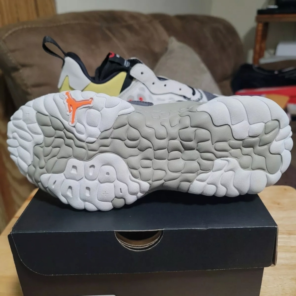 Jordan delta 2 size 6.5Y - Picture 9 of 11